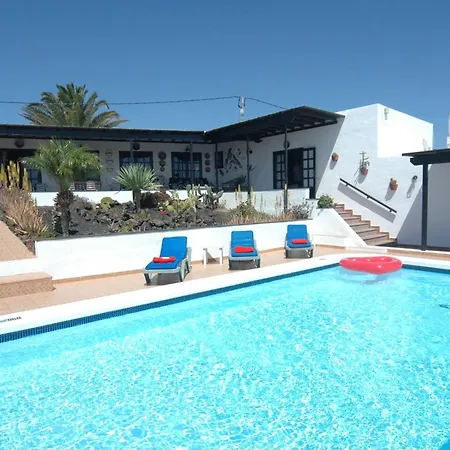 Beautiful Macher - 4 Bedrooms - Macher Retreat - Private Pool And Endearing Interior