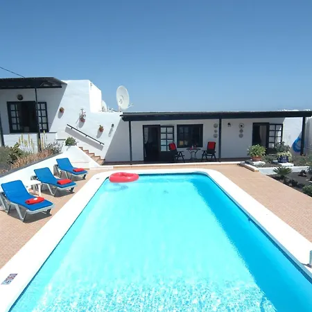Beautiful Macher - 4 Bedrooms - Macher Retreat - Private Pool And Endearing Interior *